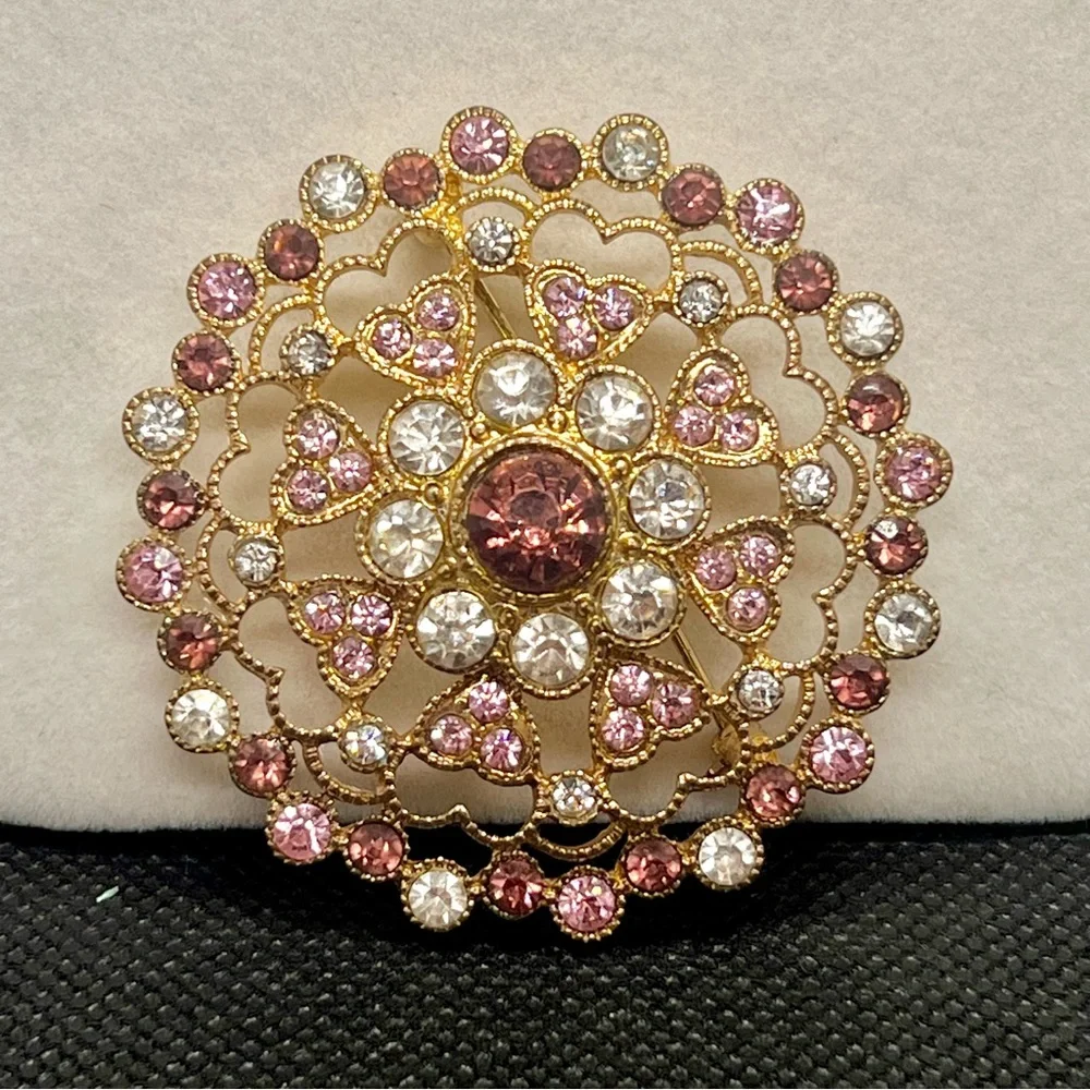 Vintage MONET Textured Gold Tone Pink Clear Crystals Hearts Cluster‎ Brooch